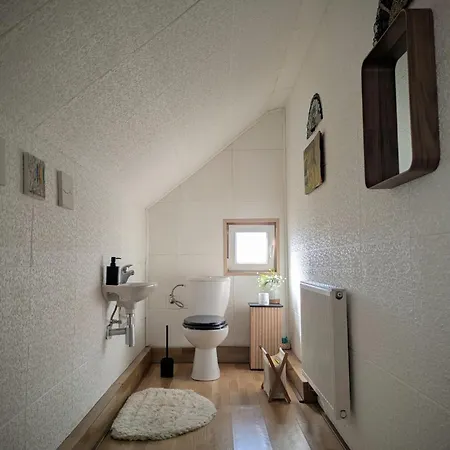 Séjour chez l'habitant Cozy And Spacious In A Calm, Authentic