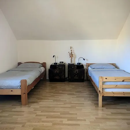 Privat bolig Cozy And Spacious In A Calm, Authentic Pisecna (Jesenik)